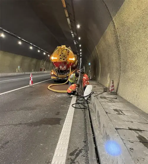 浙江隧道排水渠清淤